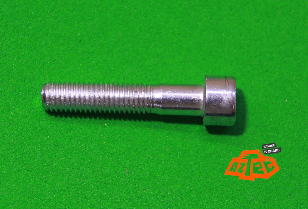 Винт DIN912 M10x50