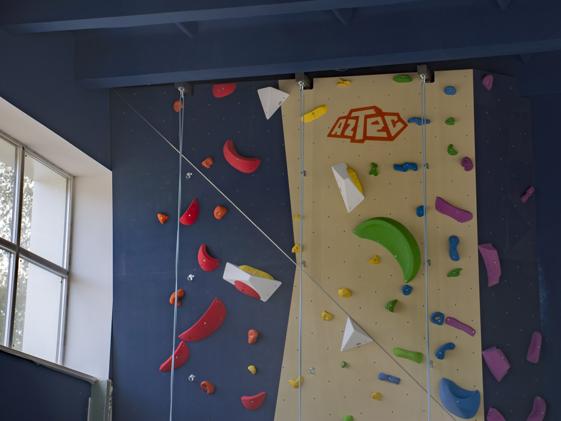 Скалодром Aztec для МБОУ «СОШ №29» 