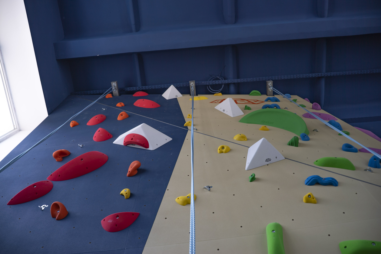 Скалодром Aztec для МБОУ «СОШ №29» 